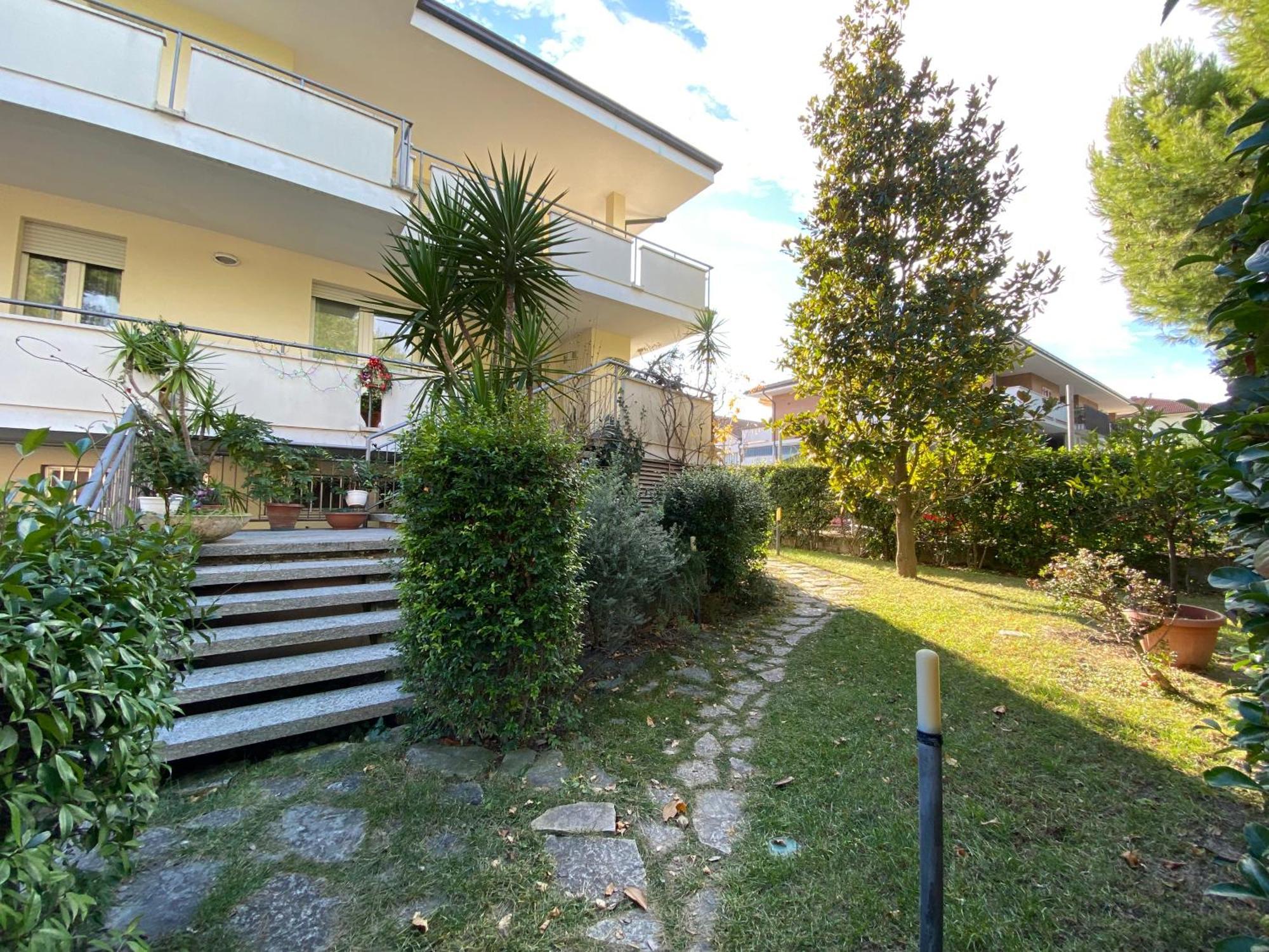 Apartament La Terrazza Sul Tetto Porto San Giorgio Zewnętrze zdjęcie