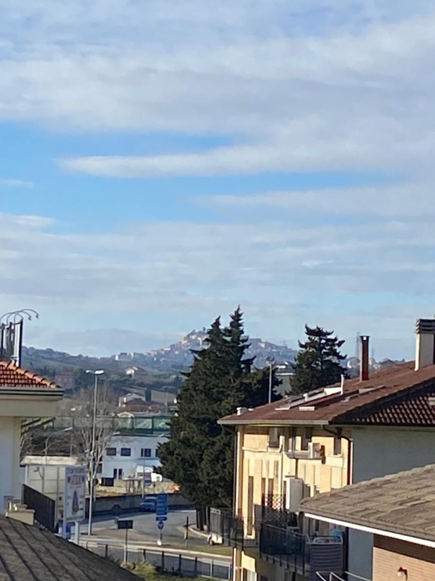 Apartament La Terrazza Sul Tetto Porto San Giorgio Zewnętrze zdjęcie